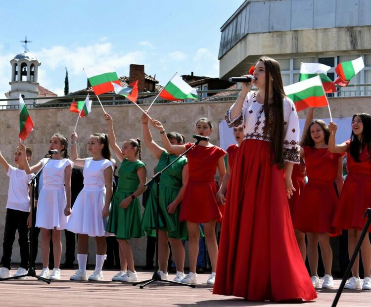 Връчиха званията "Почетен гражданин на Асеновград"