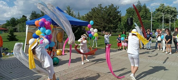 ГЕРБ подари градинско парти на децата на Кърджали