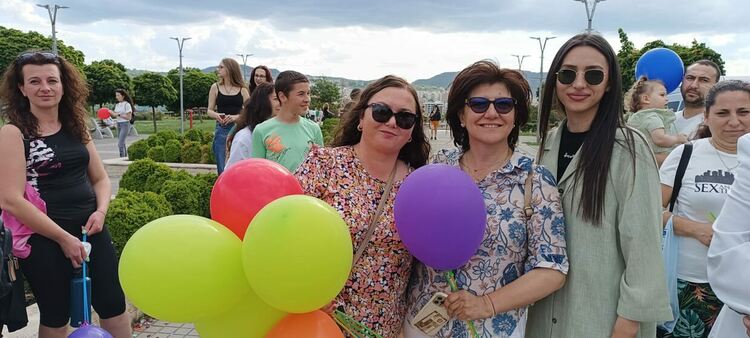 ГЕРБ подари градинско парти на децата на Кърджали