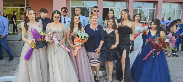 Абитуриентите от ПГСС "Васил Левски"-Първомай отпразнуваха зрелостта си