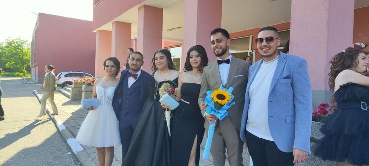 Абитуриентите от ПГСС "Васил Левски"-Първомай отпразнуваха зрелостта си