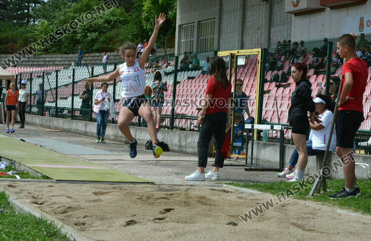 80 лекоатлети в надпревара на стадион „Хасково“