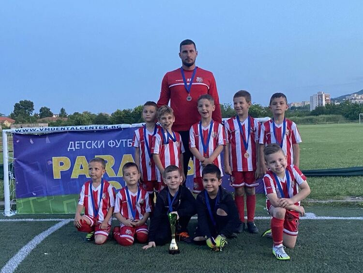 Малките таланти на ФК „Хасково“ с второ място на турнира Paradise cup 
