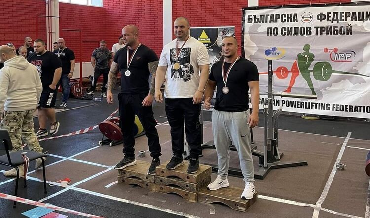 Хасковски трибойци с успехи на Държавното първенство по вдигане от лег