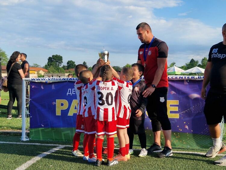 Малките таланти на ФК „Хасково“ с второ място на турнира Paradise cup 