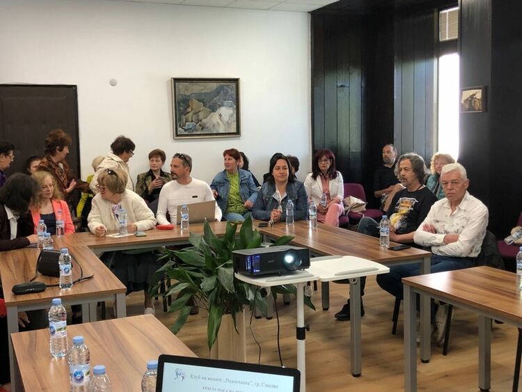 За домашното насилие дискутираха на кръгла маса в Смолян