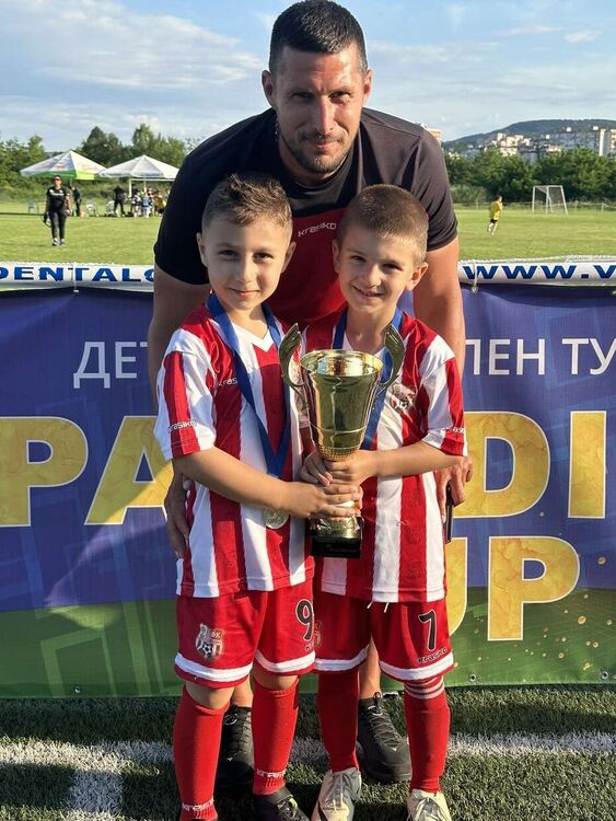 Малките таланти на ФК „Хасково“ с второ място на турнира Paradise cup 