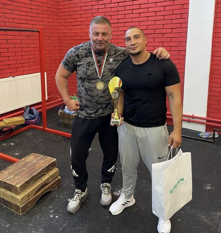 Хасковски трибойци с успехи на Държавното първенство по вдигане от лег