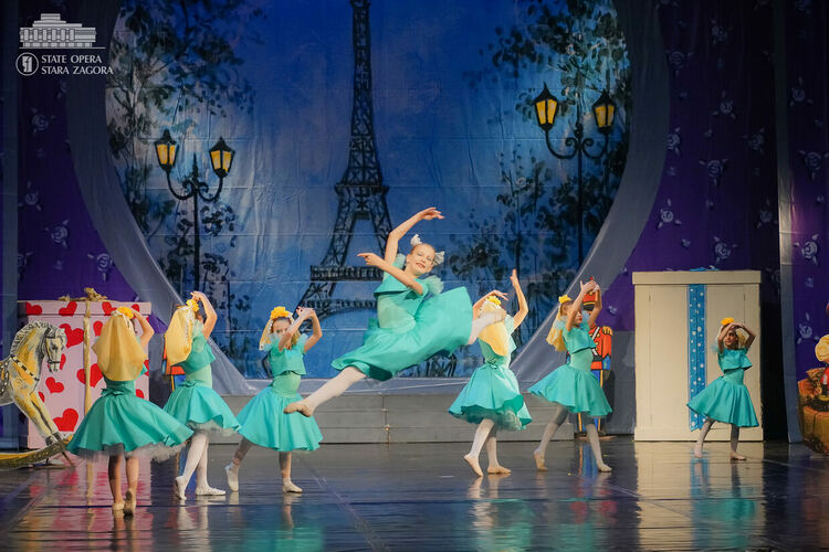 Община Кърджали подарява на децата за 1 юни спектакъла  „Фантастичното магазинче” 