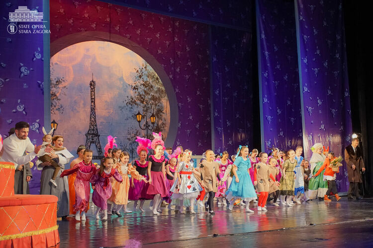 Община Кърджали подарява на децата за 1 юни спектакъла  „Фантастичното магазинче” 