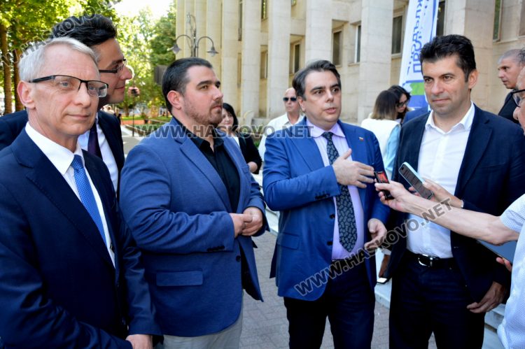 Пълна зала посрещна лидерите на Промяната в Хасково