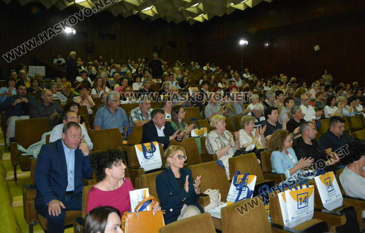 Пълна зала посрещна лидерите на Промяната в Хасково