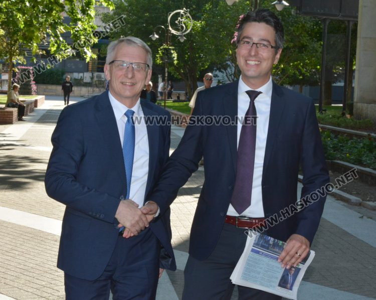 Пълна зала посрещна лидерите на Промяната в Хасково