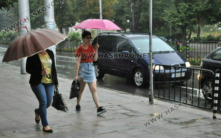 Жълт код за дъжд, гръмотевици и градушки в Хасковско