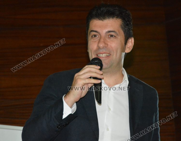 Пълна зала посрещна лидерите на Промяната в Хасково