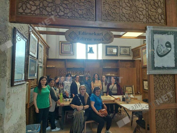 Секретари и библиотекари на читалища  от Кърджалийско се запознаха с културното наследство на Одрин