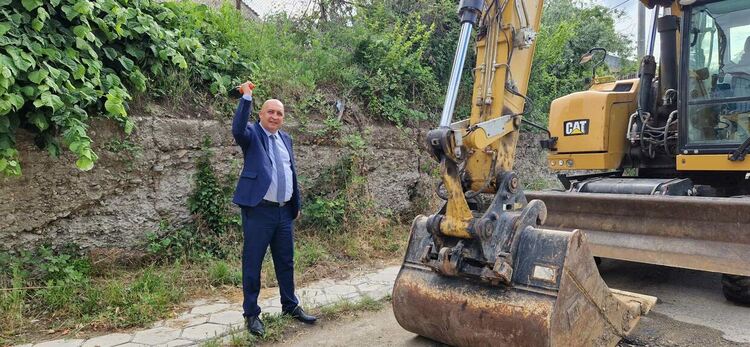 Започнаха ремонти на 10 улици в кварталите „Студен кладенец“ и „Байкал“ в Кърджали