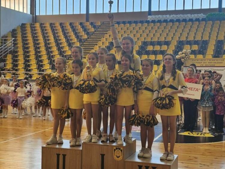 С голям успех преминаха Държавният турнир по чирлидинг за „Купа Перник“