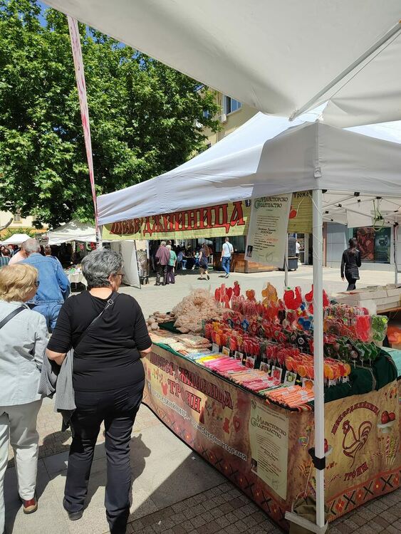 Заповядайте на фермерски пазар пред спортната зала в Димитровград