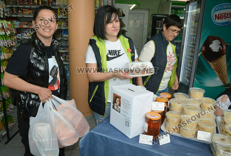 Магазин в Хасково и фирми с базар в подкрепа на Рени и Ники, пострадал при пожар в дома си