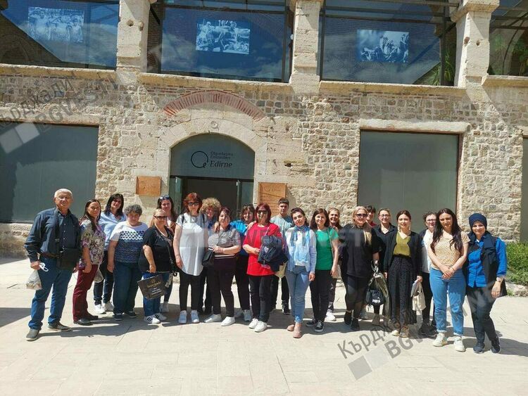 Секретари и библиотекари на читалища  от Кърджалийско се запознаха с културното наследство на Одрин