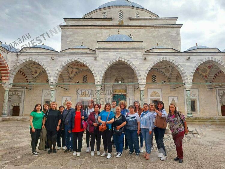 Секретари и библиотекари на читалища  от Кърджалийско се запознаха с културното наследство на Одрин