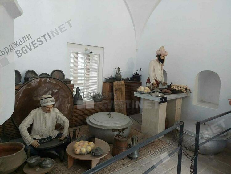 Секретари и библиотекари на читалища  от Кърджалийско се запознаха с културното наследство на Одрин