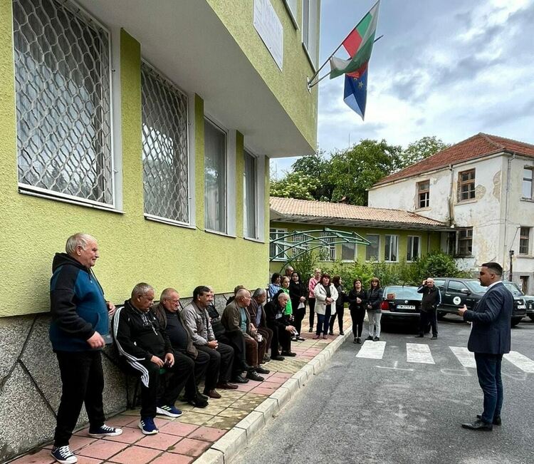 ТОДОР БАТКОВ - СИН: КАЧЕСТВЕНОТО СРЕДНО ОБРАЗОВАНИЕ Е НАЙ-ГОЛЕМИЯТ АКТИВ НА СМОЛЯН И РЕГИОНА