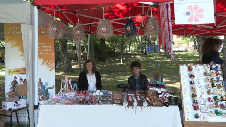 Изпълнители от осем държави участват на етнофестивала в Минерални бани