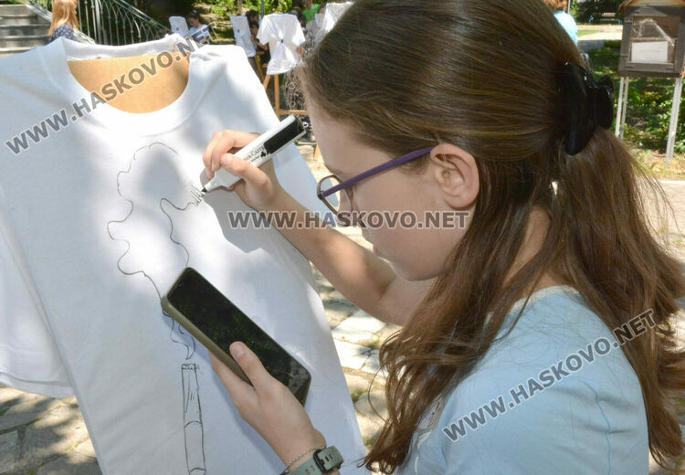 Ученици отправиха послания срещу тютюнопушенето в творчески конкурс 