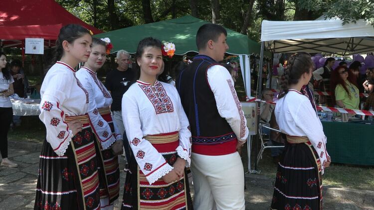 Изпълнители от осем държави участват на етнофестивала в Минерални бани