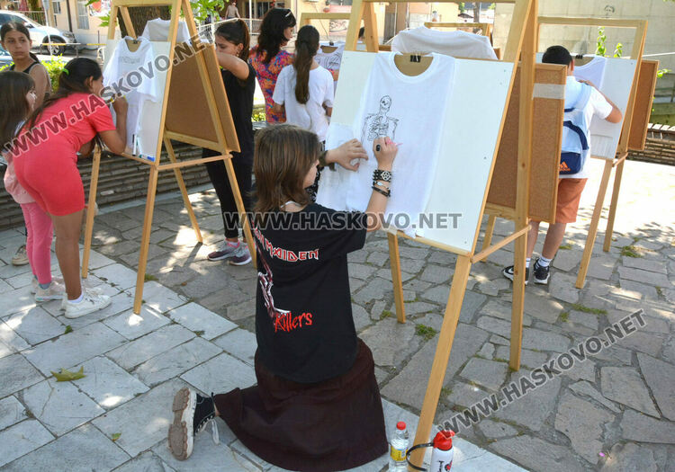 Ученици отправиха послания срещу тютюнопушенето в творчески конкурс 