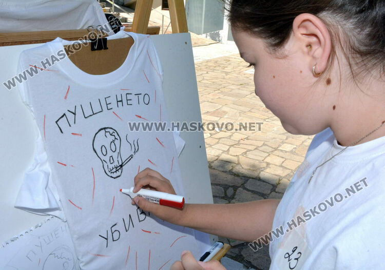 Ученици отправиха послания срещу тютюнопушенето в творчески конкурс 