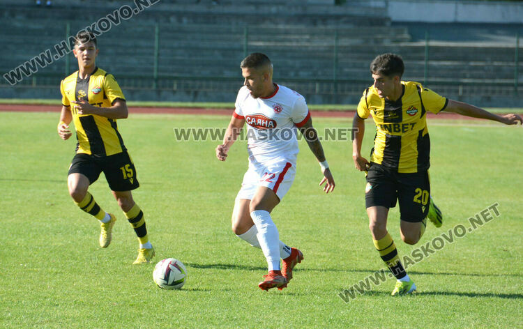 „Саяна Хасково“ завърши сезона с победа над „Ботев II“