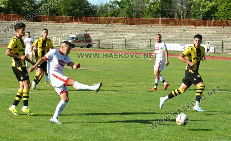 „Саяна Хасково“ завърши сезона с победа над „Ботев II“