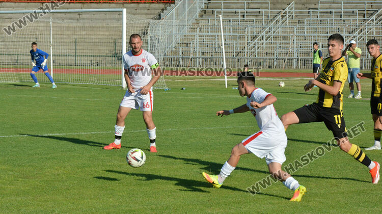 „Саяна Хасково“ завърши сезона с победа над „Ботев II“