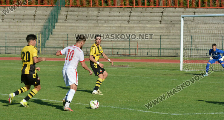 „Саяна Хасково“ завърши сезона с победа над „Ботев II“
