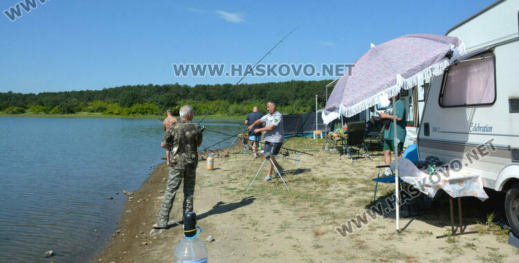 Ранобудни рибари откриха сезона