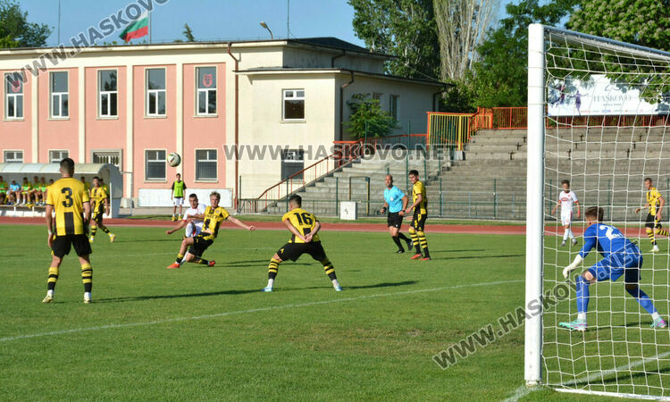 „Саяна Хасково“ завърши сезона с победа над „Ботев II“