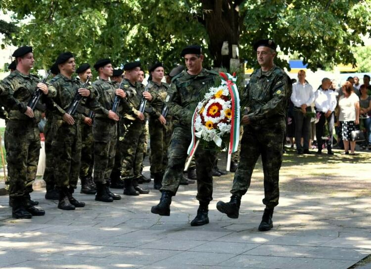 Асеновград се поклони пред паметта на Христо Ботев