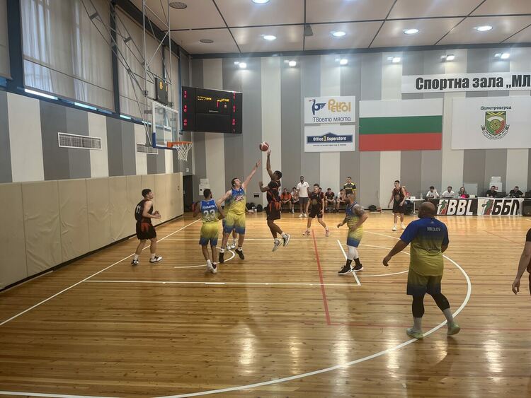 “Шоутайм Б” стана шампион на баскетболната Б група