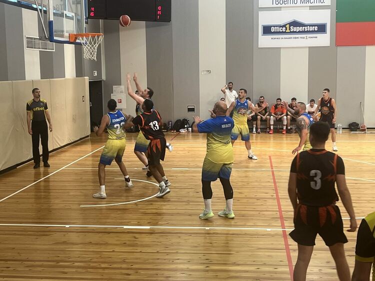 “Шоутайм Б” стана шампион на баскетболната Б група