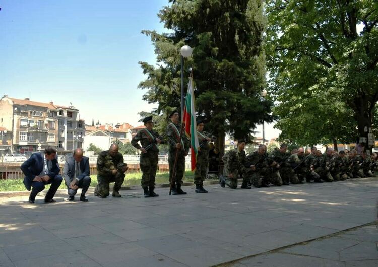 Асеновград се поклони пред паметта на Христо Ботев