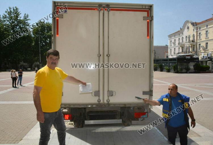 В Хасково пристигнаха бюлетините за изборите 2в1 на 9 юни 2024 г. 