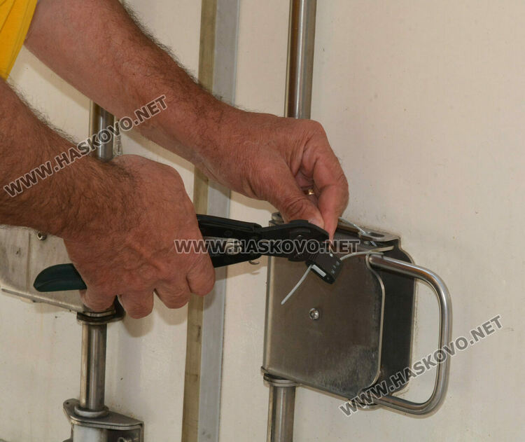 В Хасково пристигнаха бюлетините за изборите 2в1 на 9 юни 2024 г. 