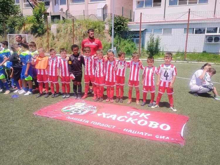 Младите таланти на ФК „Хасково“ с две призови места на турнир в Кърджали