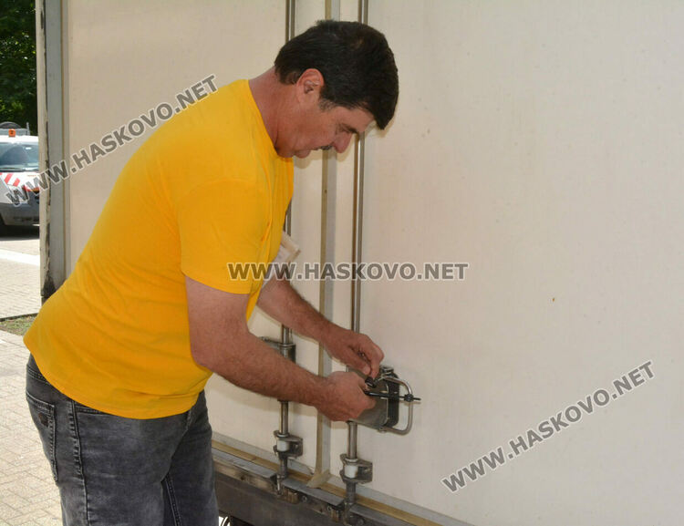 В Хасково пристигнаха бюлетините за изборите 2в1 на 9 юни 2024 г. 