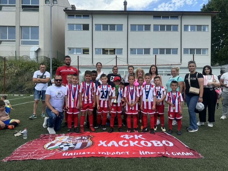Младите таланти на ФК „Хасково“ с две призови места на турнир в Кърджали