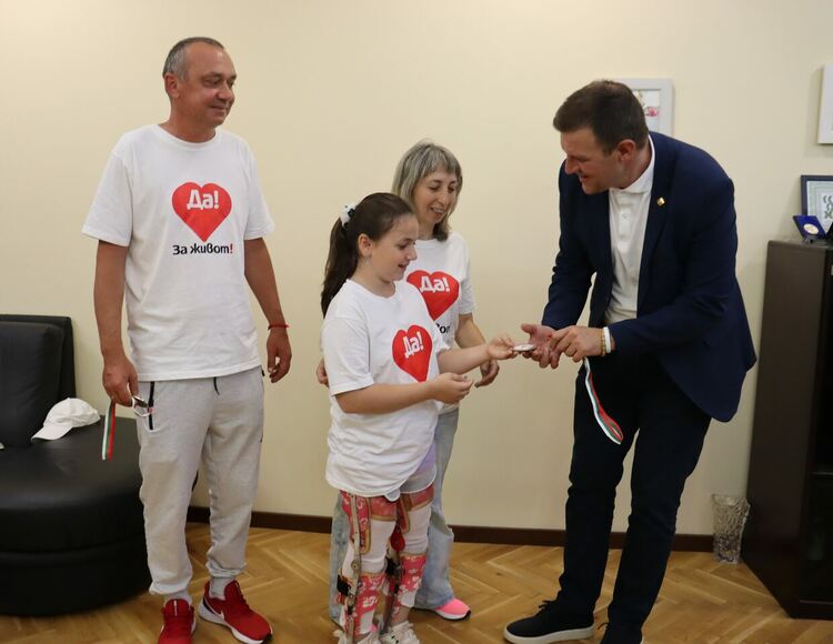 Христо Трендафилов подари на Хасково медалите си от Националните спортни игри за трансплантирани 