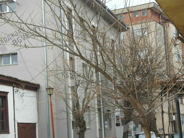 Задържаха мъж за побой в полицейското управление в Крумовград